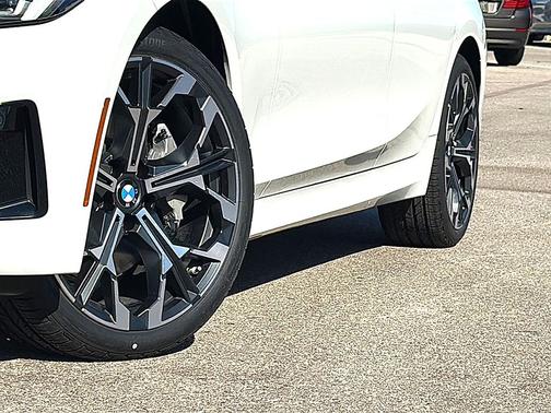 Alpine White 2026 BMW 330