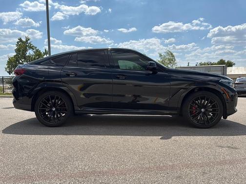 2023 BMW X6 M50i