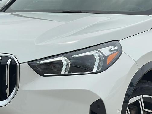 Alpine White 2026 BMW X1 xDrive28i