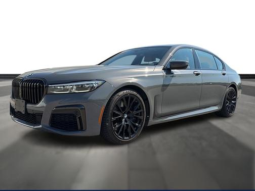 2022 BMW 740 i