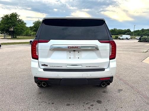 White Frost Tricoat 2022 GMC Yukon Denali
