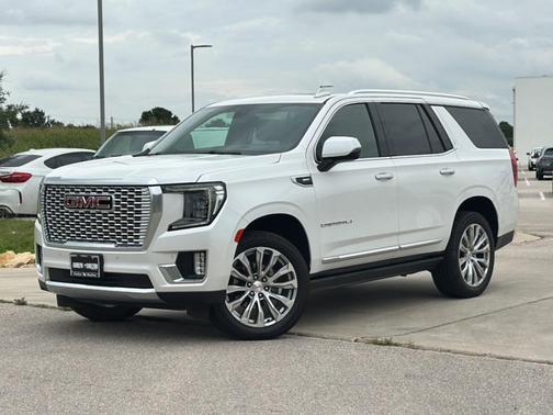 White Frost Tricoat 2022 GMC Yukon Denali