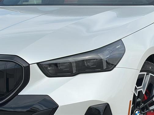 2026 BMW 550e xDrive