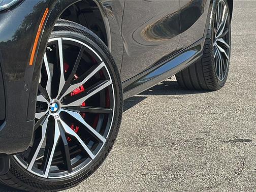 2023 BMW X6 xDrive40i