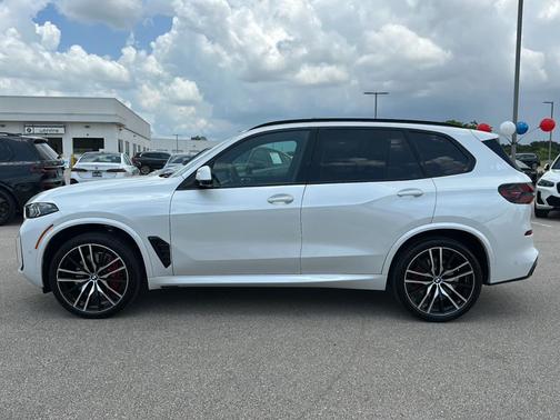 Mineral White Metallic 2026 BMW X5 sDrive40i