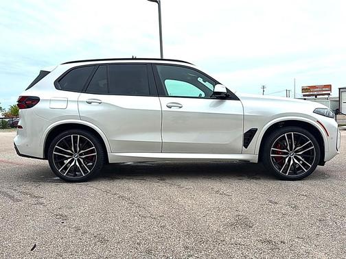 Mineral White Metallic 2026 BMW X5 sDrive40i
