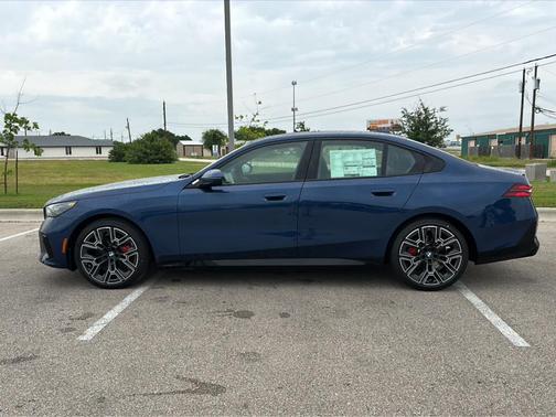 Phytonic Blue Metallic 2027 BMW 540 i xDrive
