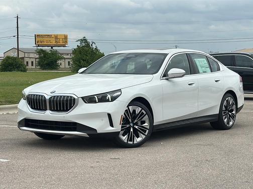 Alpine White 2026 BMW 530 Base