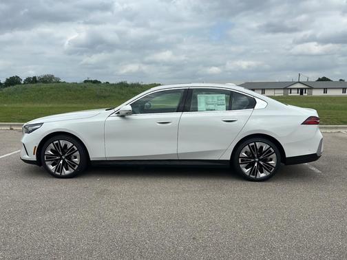 Alpine White 2026 BMW 530 Base