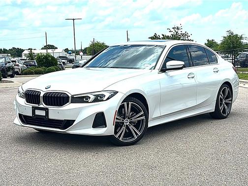 Mineral White Metallic 2024 BMW 330