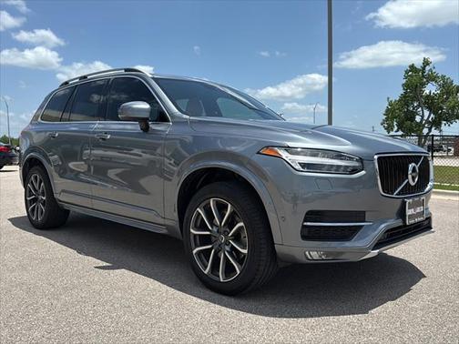 2018 Volvo XC90 T6 Momentum
