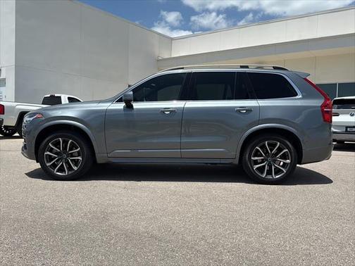 2018 Volvo XC90 T6 Momentum