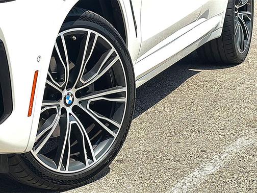 Alpine White 2024 BMW X4 xDrive30i