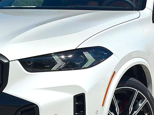 Mineral White Metallic 2026 BMW X5 M60i