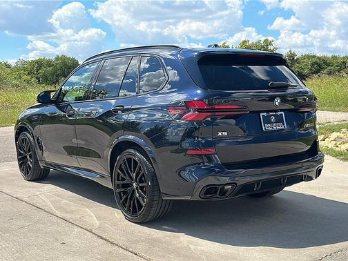 2024 BMW X5 M60i