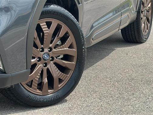 Magnetite Gray Metallic 2025 Subaru Forester Sport