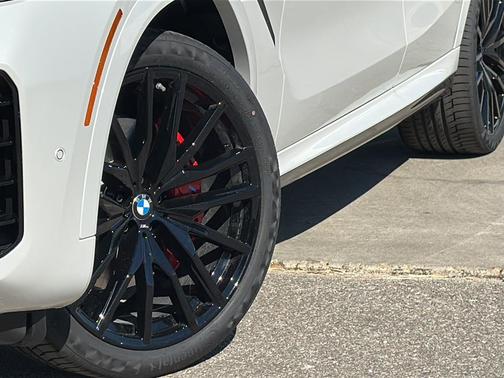 2026 BMW X6 xDrive40i