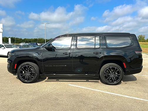 Diamond Black Crystal Pearlcoat 2023 Jeep Grand Wagoneer Series III Obsidian 4x4