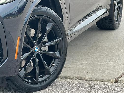 Carbon Black Metallic 2024 BMW X3 sDrive30i