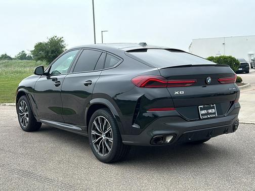 Black Sapphire 2027 BMW X6 xDrive40i