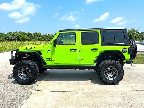 Limited Edition Gecko Clear Coat 2021 Jeep Wrangler Unlimited Sport