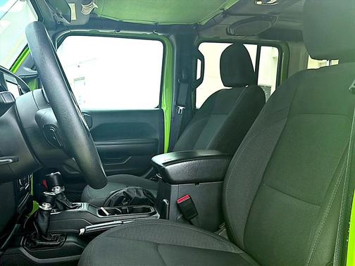 Limited Edition Gecko Clear Coat 2021 Jeep Wrangler Unlimited Sport