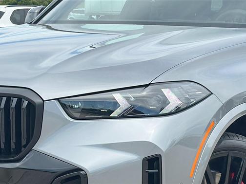 Skyscraper Grey Metallic 2026 BMW X5 xDrive40i