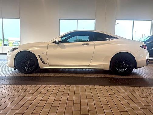 Majestic White 2018 INFINITI Q60 3.0T LUXE