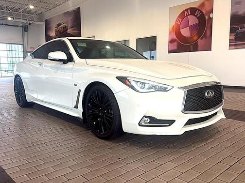 Majestic White 2018 INFINITI Q60 3.0T LUXE