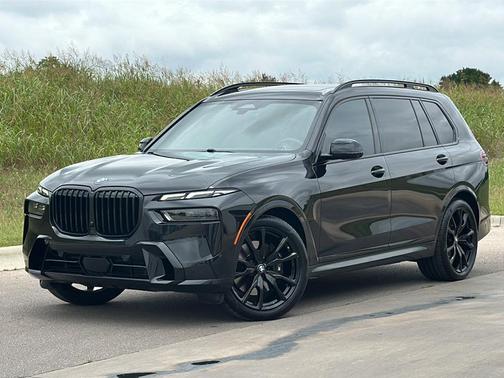 Black Sapphire Metallic 2024 BMW X7 xDrive40i