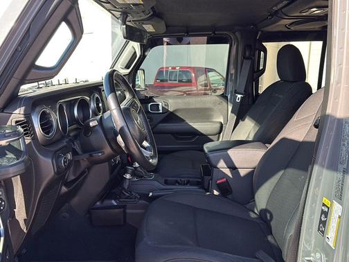 2022 Jeep Gladiator Overland