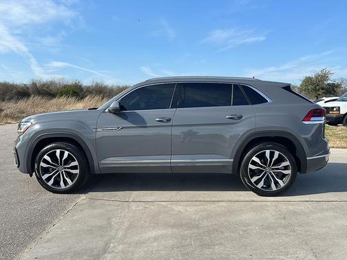 2022 Volkswagen Atlas Cross Sport 3.6L V6 SEL Premium R-Line