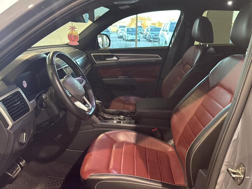 2022 Volkswagen Atlas Cross Sport 3.6L V6 SEL Premium R-Line