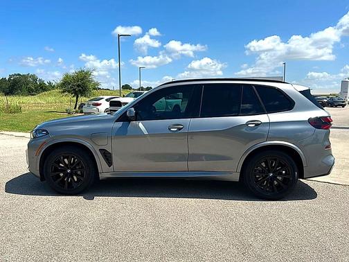 Skyscraper Grey Metallic 2025 BMW X5 PHEV xDrive50e