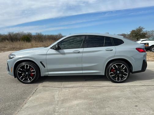 2025 BMW X4 M40i
