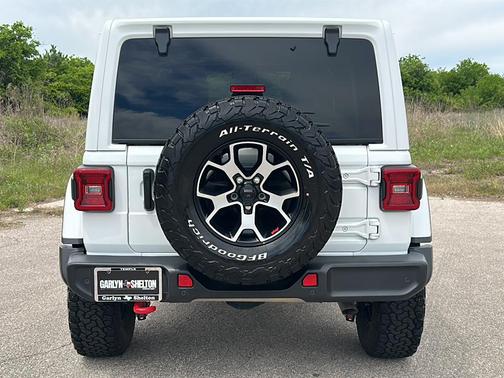 Bright White Clearcoat 2023 Jeep Wrangler Rubicon