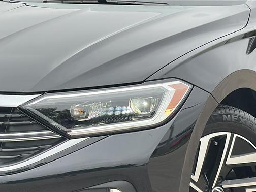 Deep Black Pearl 2024 Volkswagen Jetta 1.5T SEL