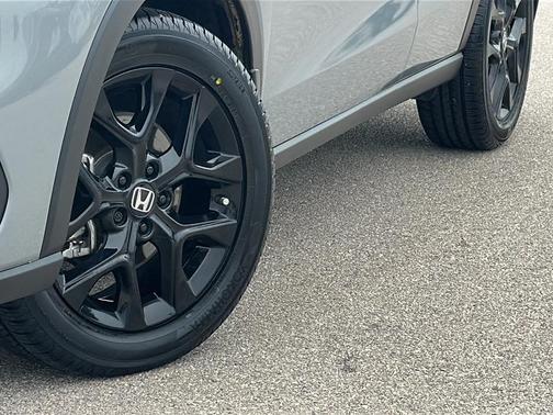 Urban Gray Pearl 2024 Honda HR-V AWD Sport w/o BSI