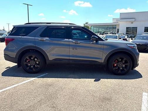 Carbonized Gray Metallic 2023 Ford Explorer ST