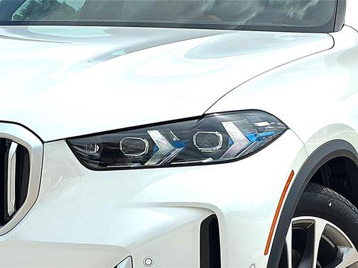 Alpine White 2026 BMW X5 sDrive40i