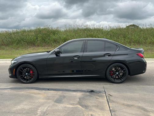 Black Sapphire Metallic 2023 BMW 330