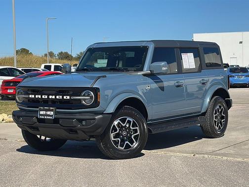 2025 Ford Bronco Outer Banks