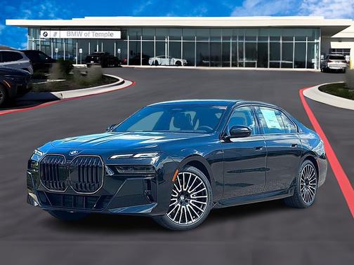 Black Sapphire Metallic 2026 BMW 740