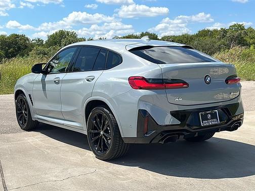 2025 BMW X4 M40i