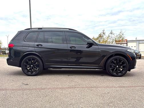 2021 BMW X7 M50i