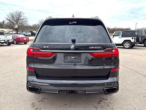 2021 BMW X7 M50i