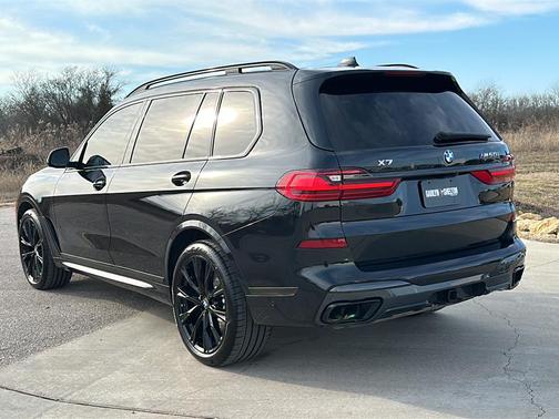 2021 BMW X7 M50i