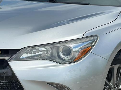 Celestial Silver Metallic 2016 Toyota Camry SE
