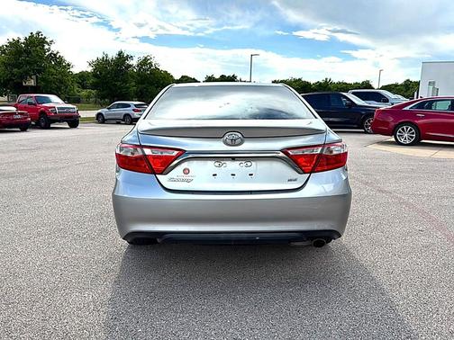 Celestial Silver Metallic 2016 Toyota Camry SE
