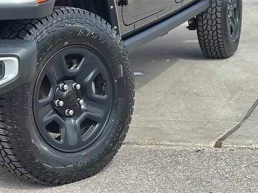 2023 Jeep Gladiator Sport